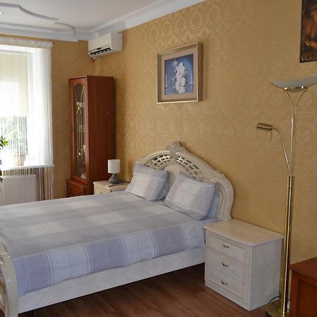 Executive Suite In The Centre Ternopil Exterior photo