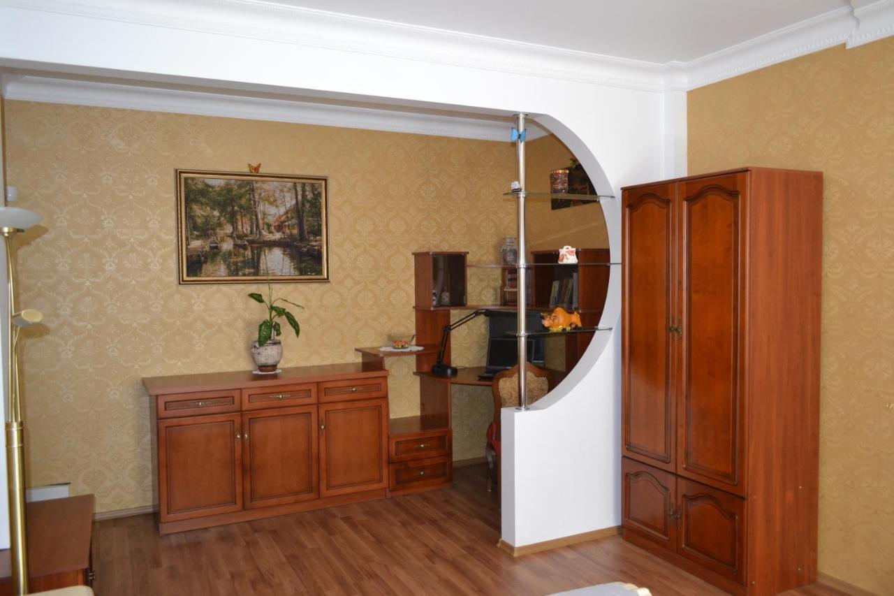Executive Suite In The Centre Ternopil Exterior photo