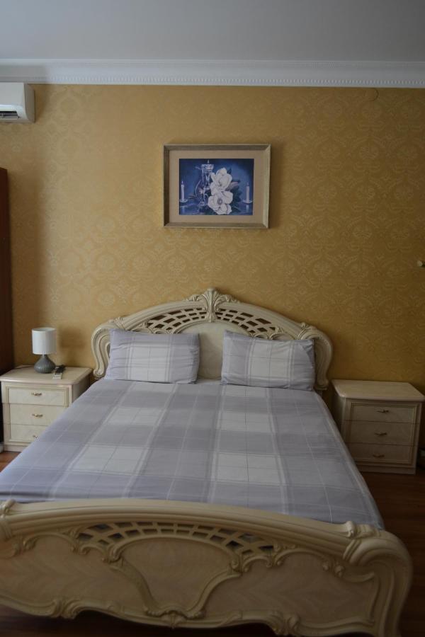 Executive Suite In The Centre Ternopil Exterior photo