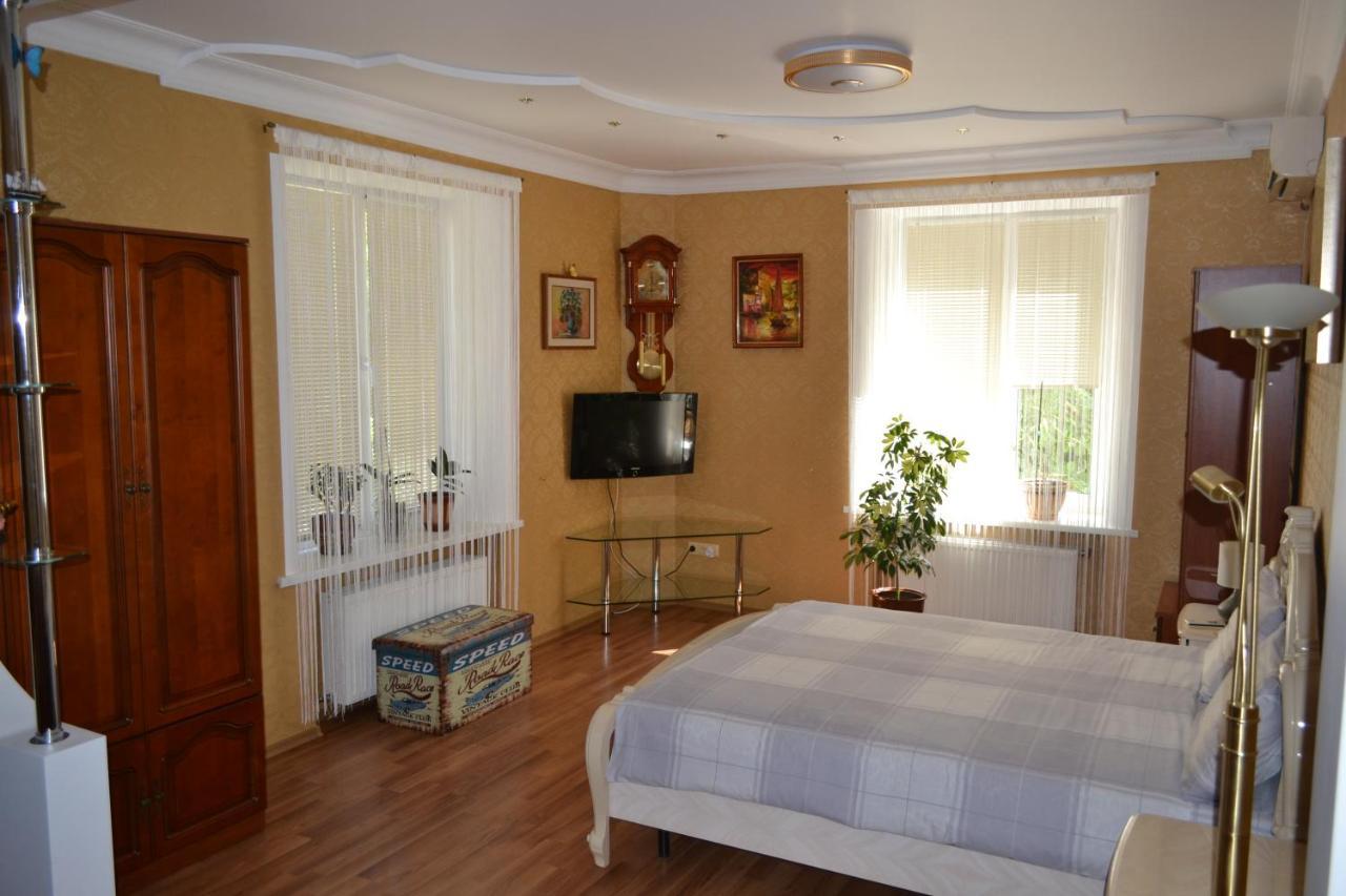 Executive Suite In The Centre Ternopil Exterior photo